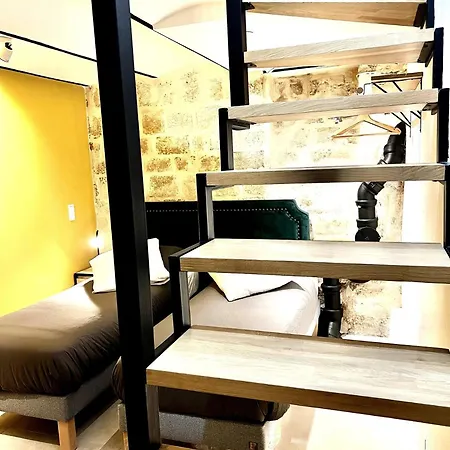 Charming Near Notre-dame 아파트 파리