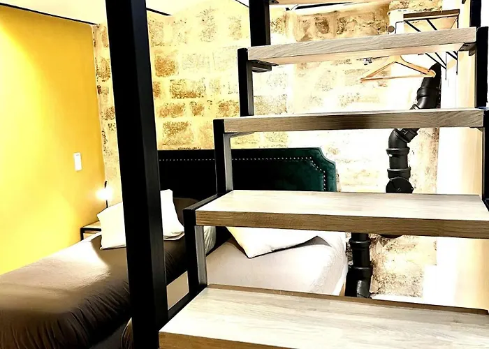 Charming Near Notre-dame شقة باريس