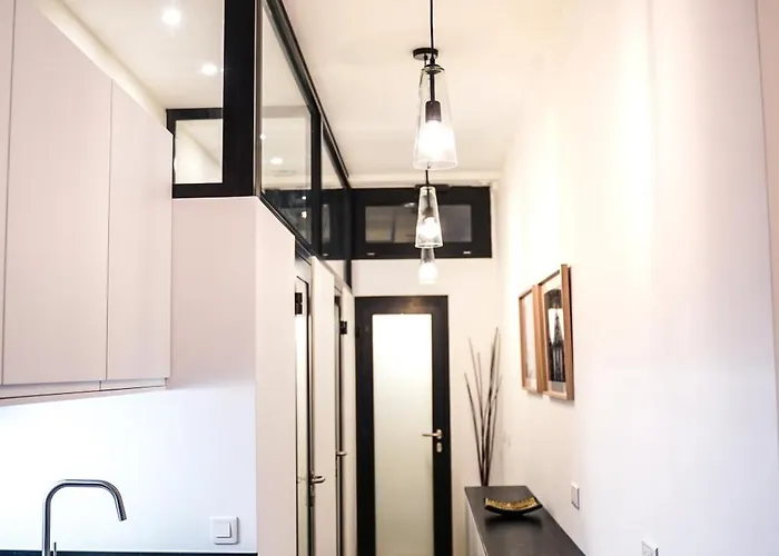 Charming Near Notre-dame باريس